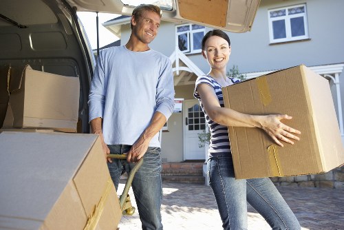 Local movers handling access and loading challenges during a Bayswater move